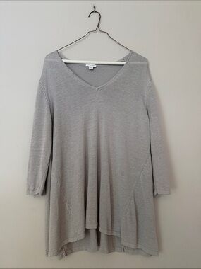 Everyday V-Neck Swing Tunic in Light Gray
